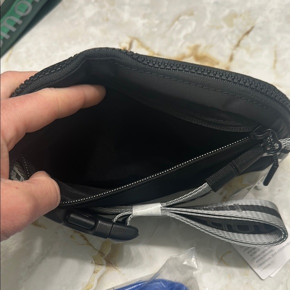 lululemon athletica NWT Black Belt Bag - Picture 3 of 5